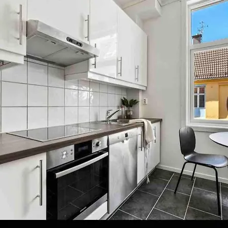 Fin Leilighet 5 Min Gange Fra Bryggen Apartman