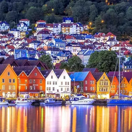 Fin Leilighet 5 Min Gange Fra Bryggen Appartamento Bergen